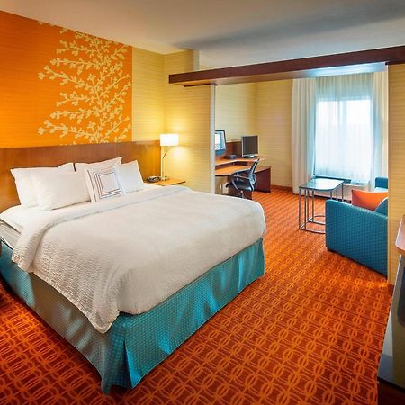Fairfield Inn And Suites By Marriott Monaca Exterior photo